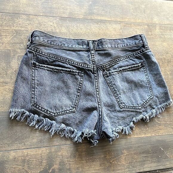 We the free people grey washed high Rise frayed bottom denim shorts - Picture 8 of 9